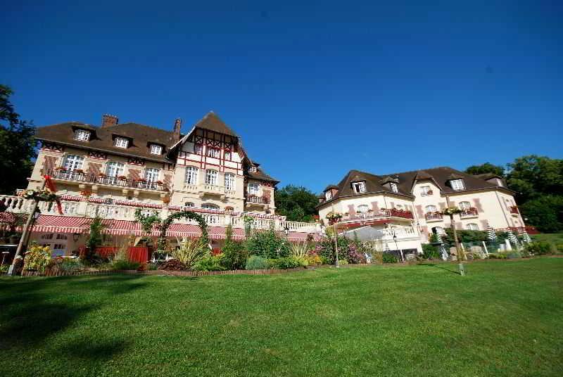 Hotel Le Château De La Tour 4*