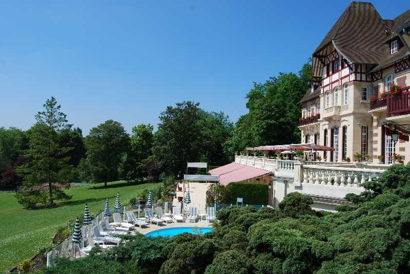 Le Château De La Tour Hotel 4*