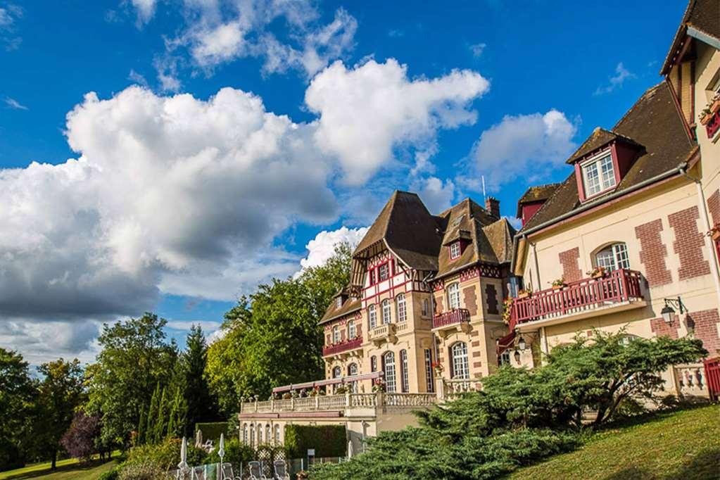 Le Château De La Tour Hotel 4*