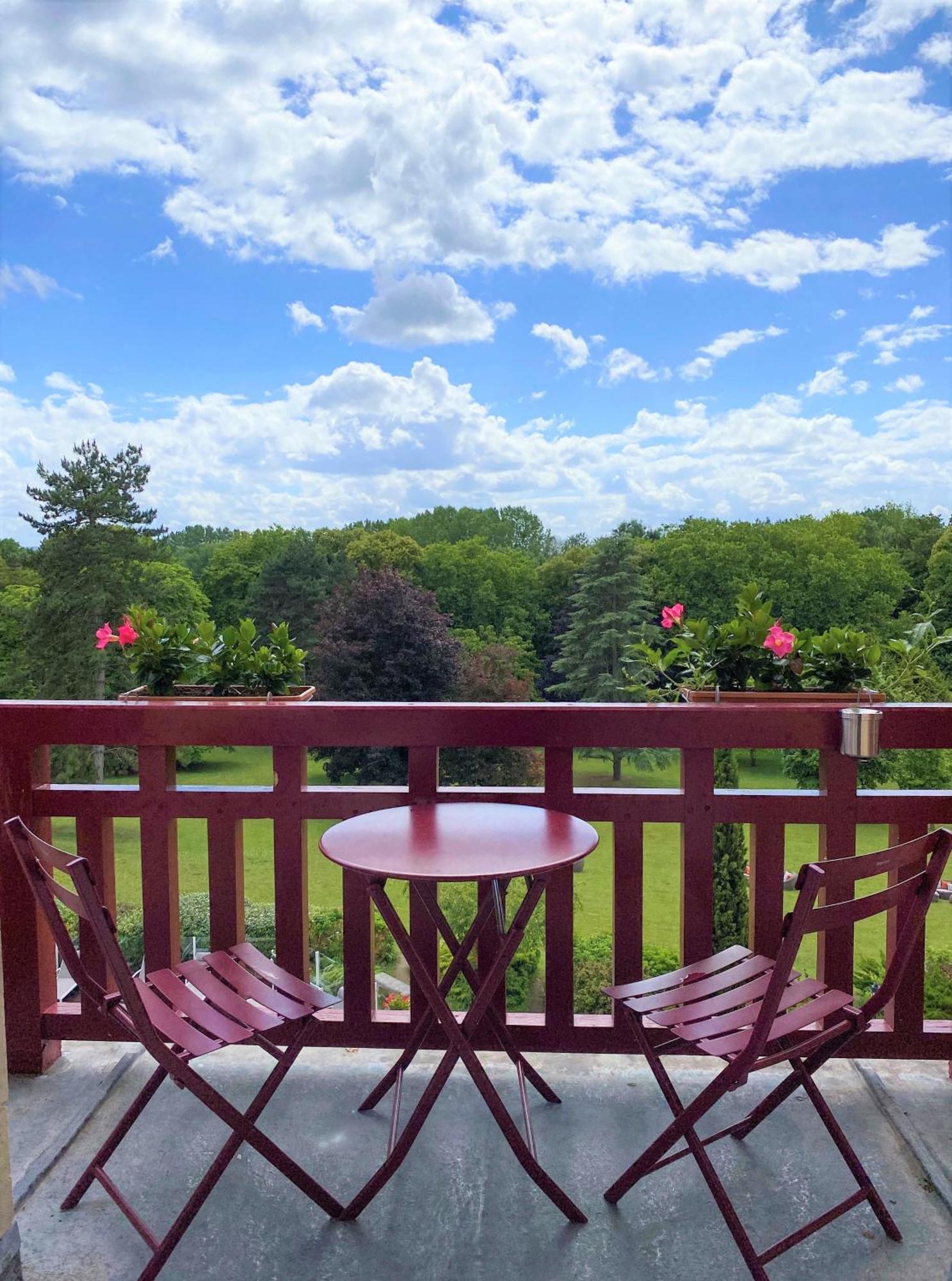 Le Chateau De La Tour Hotel 4*