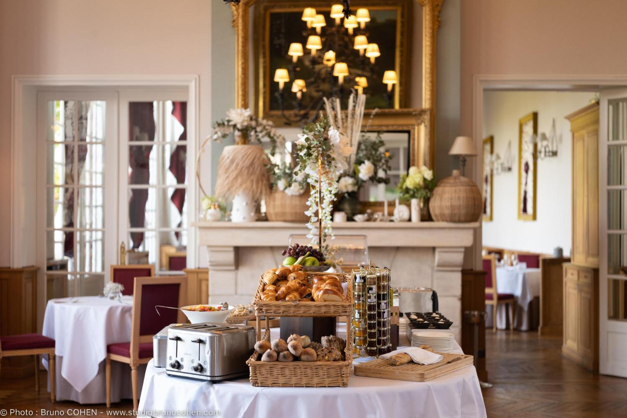 Hotel Le Château De La Tour Gouvieux