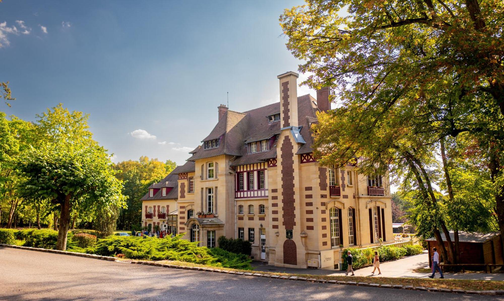 Hotel Le Château De La Tour 4*