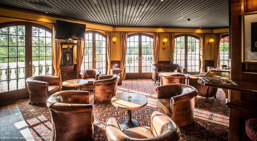 Le Château De La Tour Hotel 4*